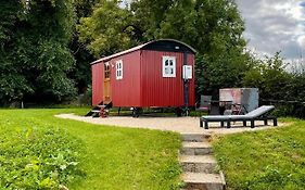 Sheelin Shepherds Hut 2 With Hot Tub